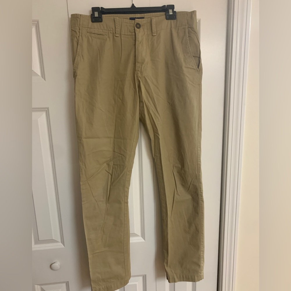 American Eagle Khakis Pants